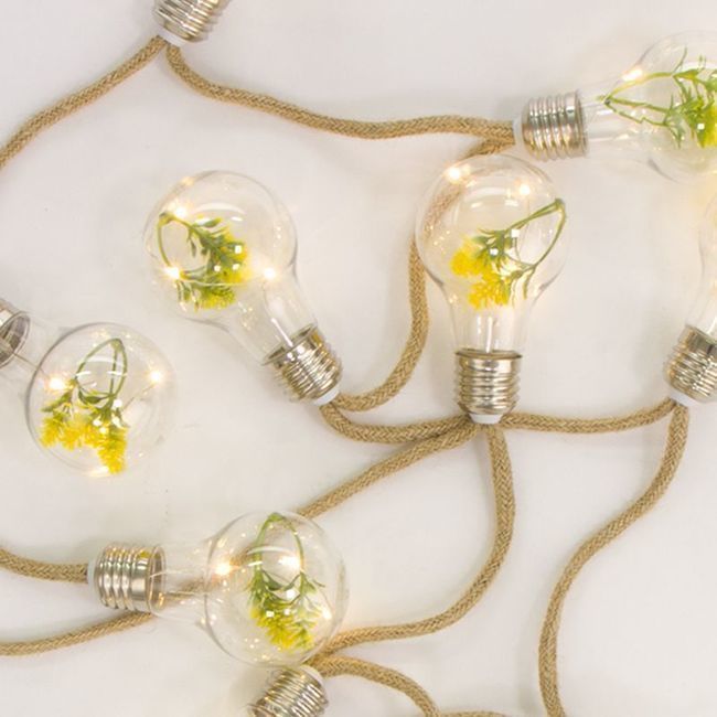 Guirlande lumineuse LED avec ampoules à fleurs fonctionnant sur