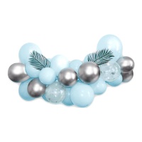 Guirlande de ballons organiques bleu clair et argent - 32 unités